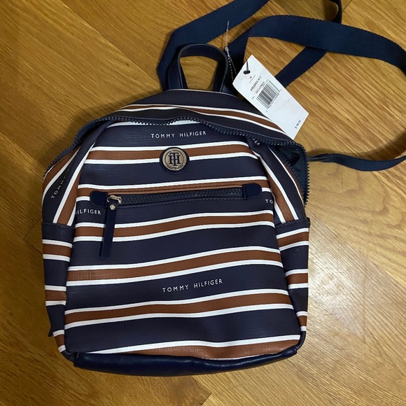 Tommy Hilfiger Handbags - Tommy Hilfiger